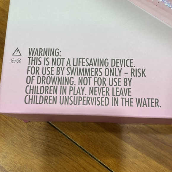 COPY - COPY - NWOT.  SunnyLife, Rose’ bottle, pool float. - Picture 4 of 12